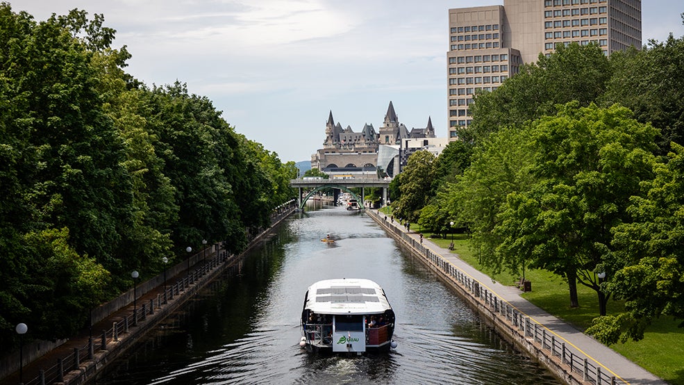 Ekeau Rideau Canal Cruises