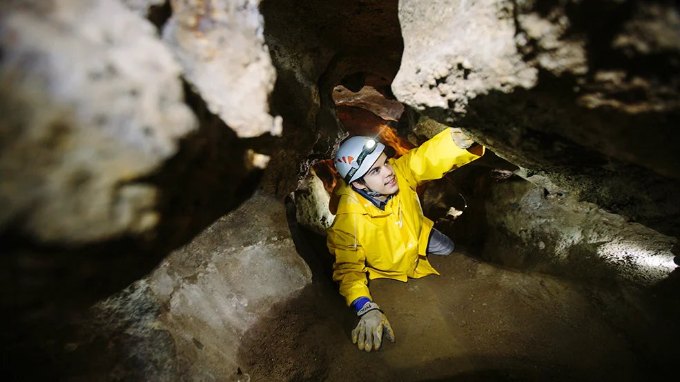 Arbraska Laflèche, climbing in caves