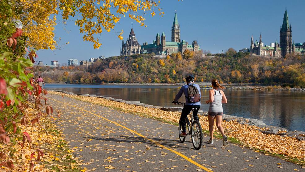 Voyageurs Pathway/Sentier des Voyageurs