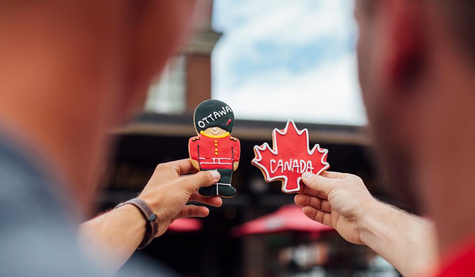 Byward Market, Canada maple leaf and ceremonial guard cookies