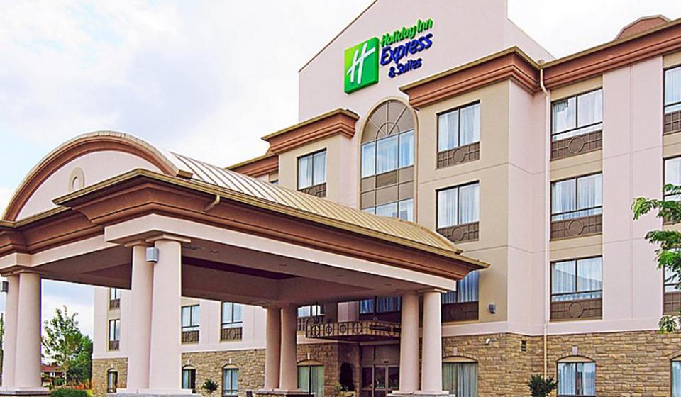 Holiday Inn Express Hotel & Suites Ottawa Airport